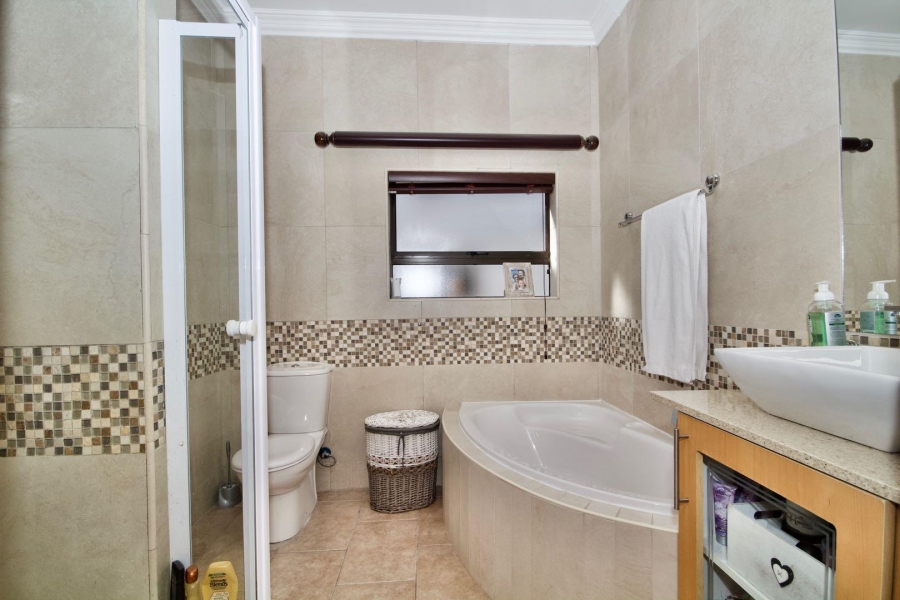4 Bedroom Property for Sale in West Beach Western Cape